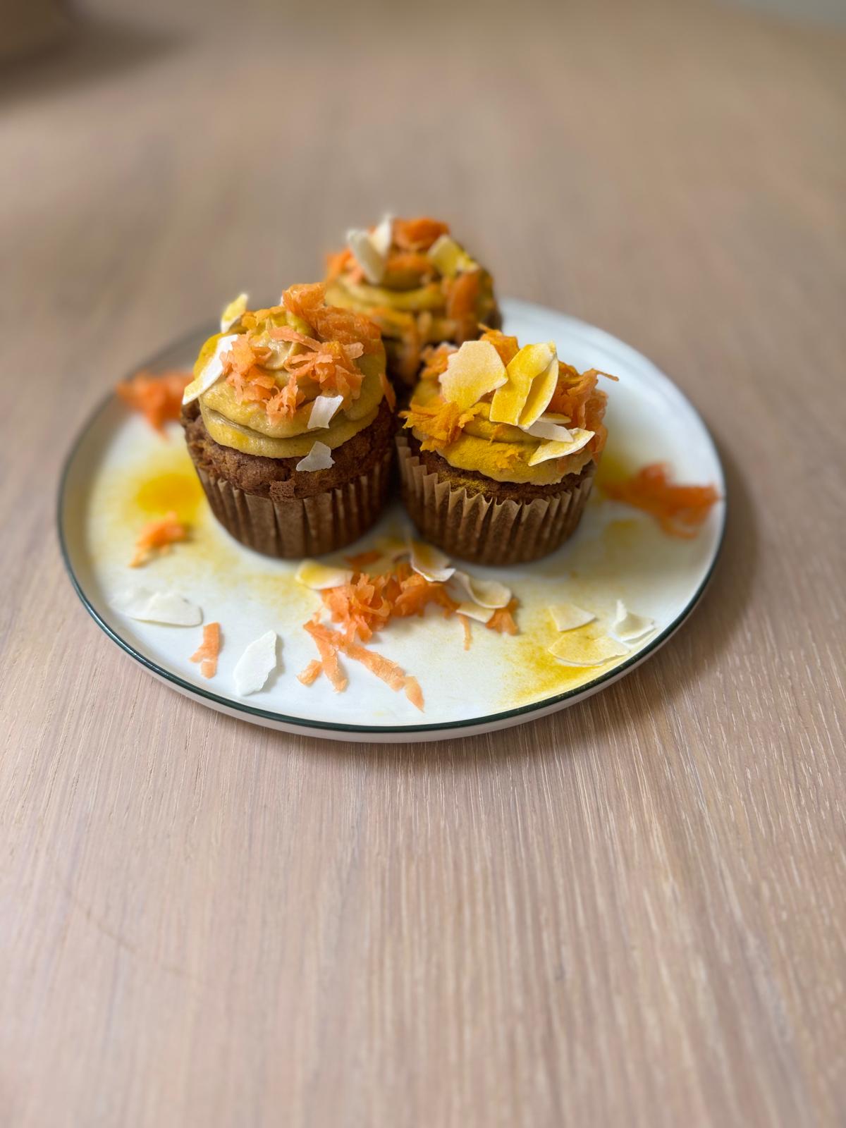 Carrot Muffins mit Golden Chlorella Frosting